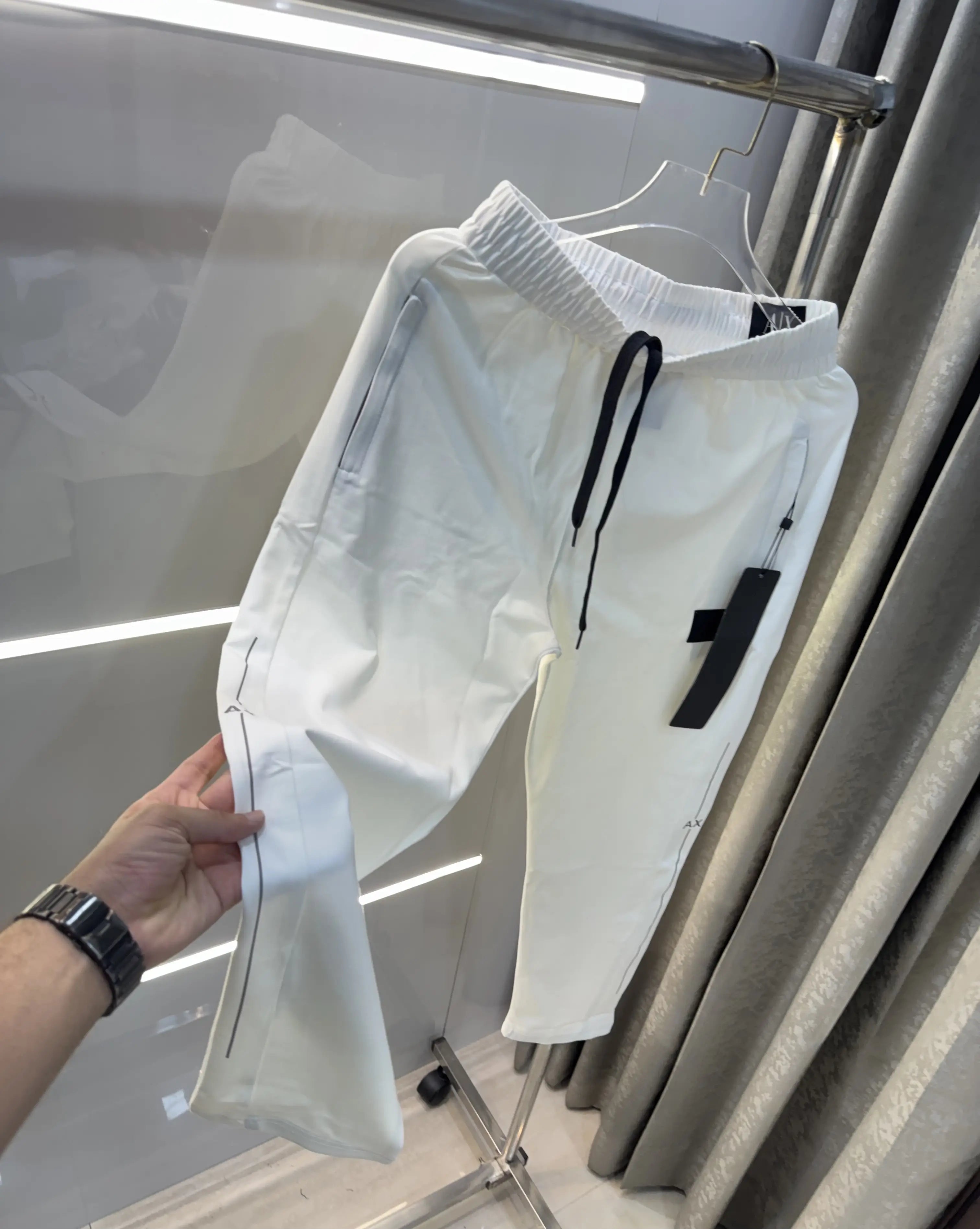 Selected Variant Image