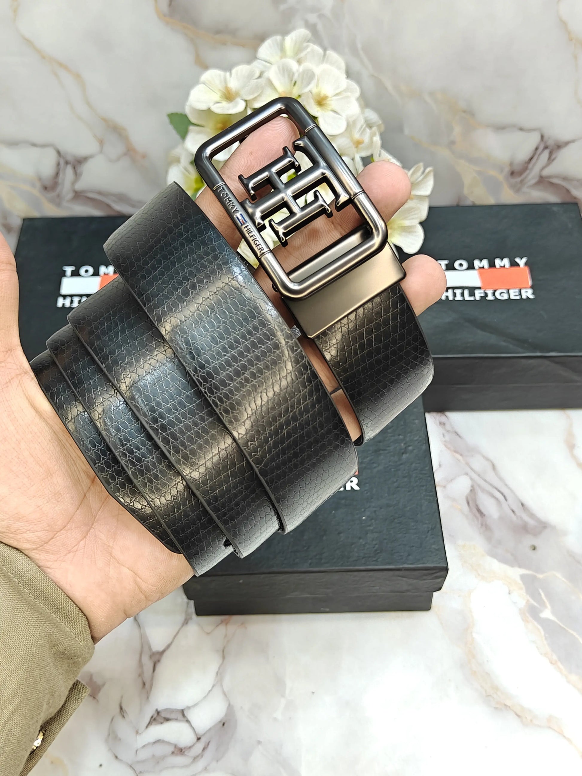 TOMMY HILFIGER PREMIUM QUALITY REVERSEABLE BELT WITH OG BOX TM-