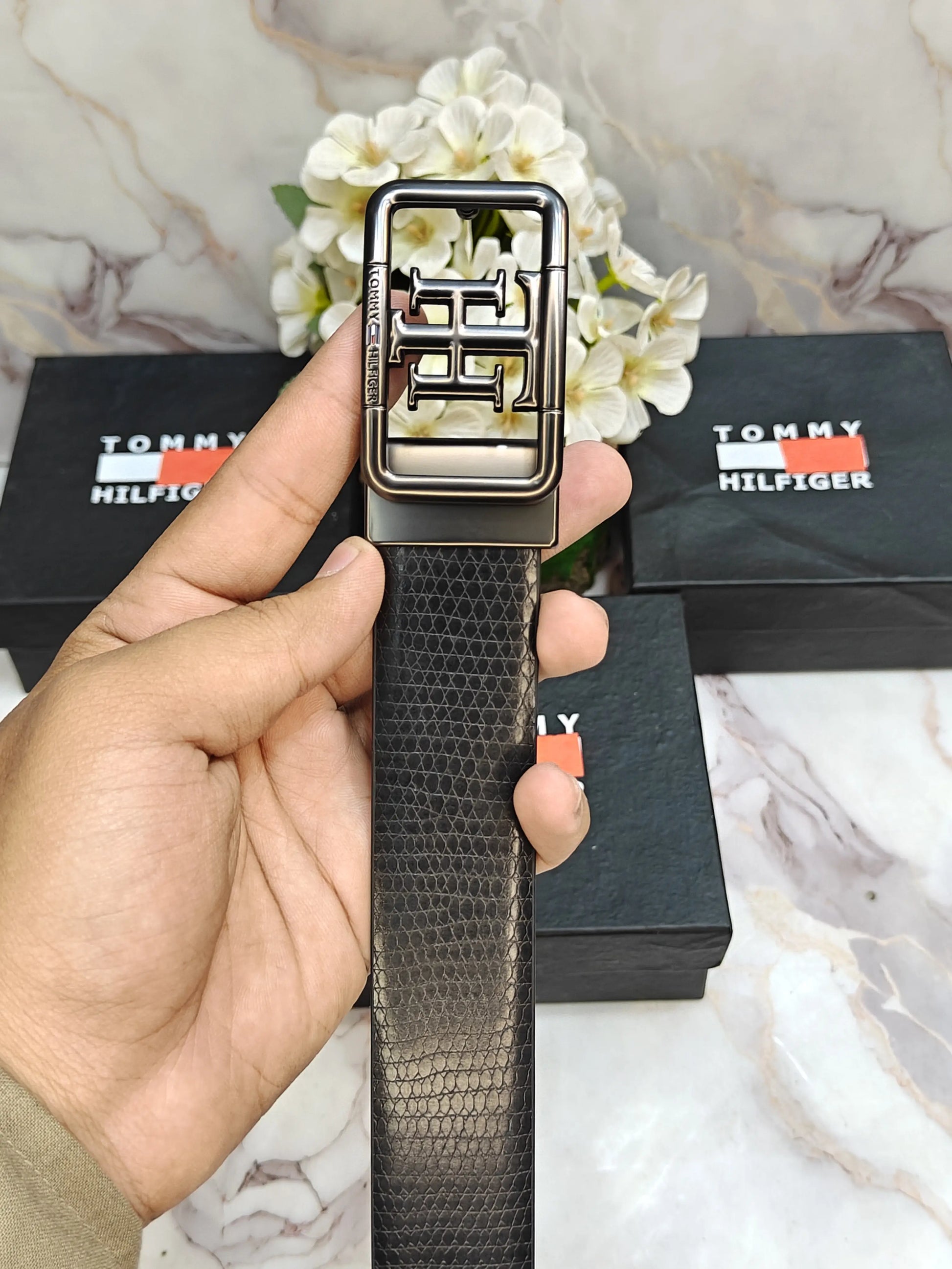 TOMMY HILFIGER PREMIUM QUALITY REVERSEABLE BELT WITH OG BOX TM-