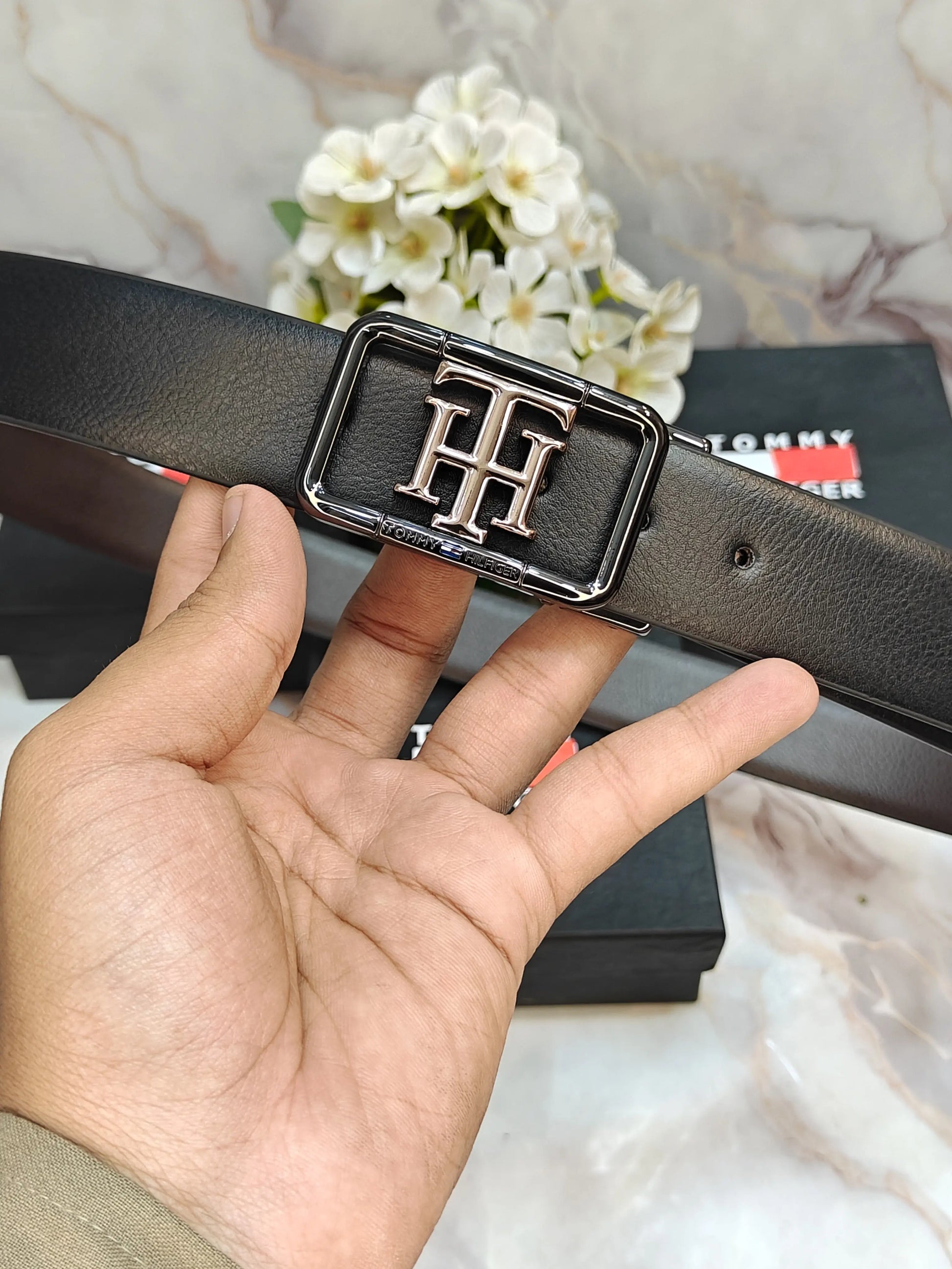 TOMMY HILFIGER PREMIUM QUALITY REVERSEABLE BELT WITH OG BOX TM-
