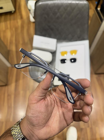 Marc Jacob with 2 extra magnet lens