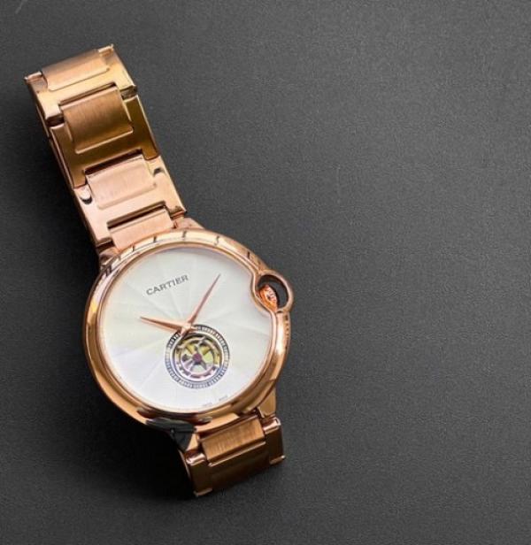 Cartier balloon rose gold white